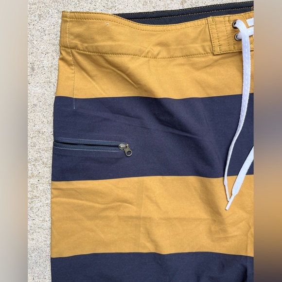 Men's Dark Seas Board Shorts Multicolor 36 Surf Beach Shred Swim Zip Tropical - Picture 7 of 10